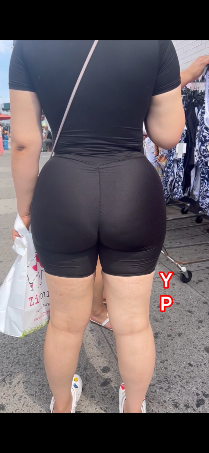 Dominican Booty Strolling City With Mom - Porn - EroMe